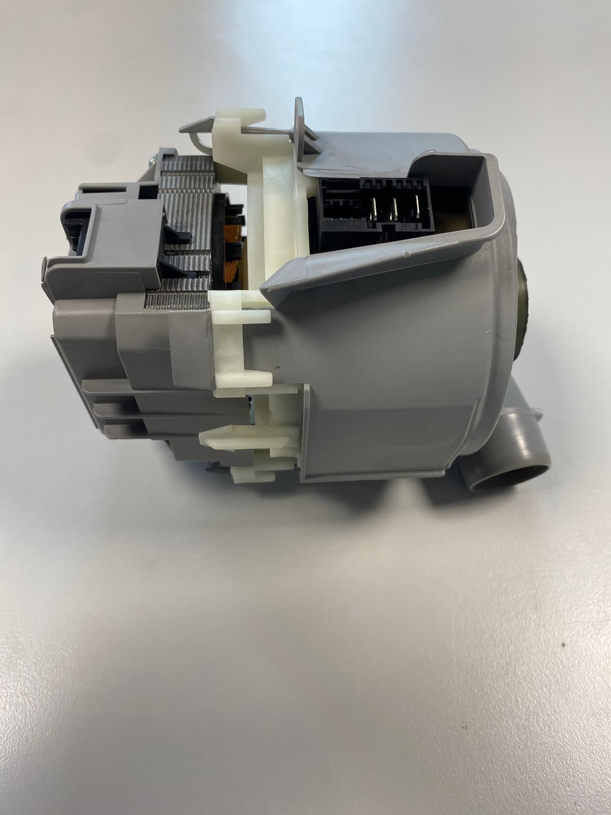Siemens drain pump 00144309 Refurbished